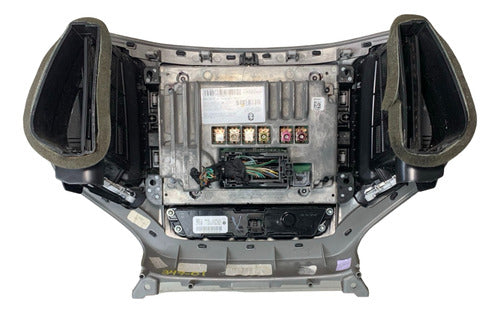 Caratula De Estéreo Dodge Ram 1500 13-16 68258671ag
