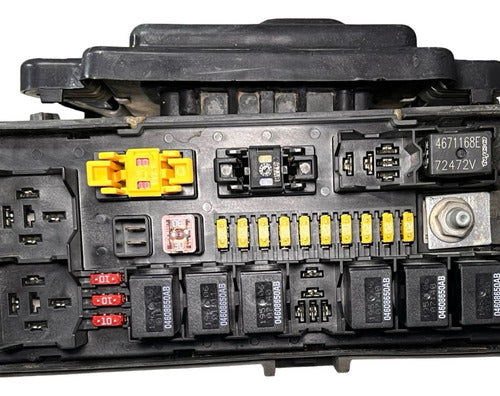 Caja De Fusibles Dodge Caravan 2005-2007 04692113ac