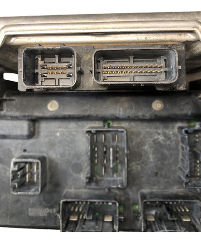 Caja De Fusibles Dodge Charger 06-07 P04692031ak