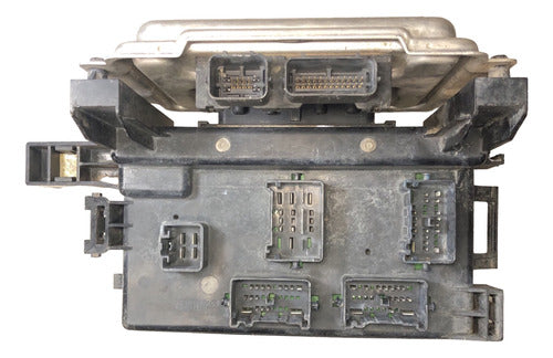Caja De Fusibles Dodge Charger 06-07 P04692031ak