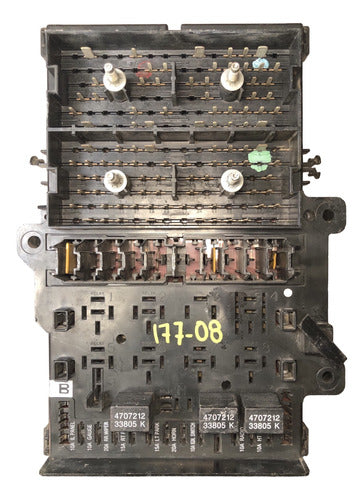 Caja De Fusibles Dodge Caravan 3.3l 1996 P4686926