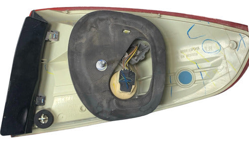 Calavera Lh Ford Fiesta 14-19 D266-13405-bc Izquierdo/conductor Rojo