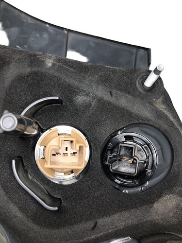 Calavera Par Toyota Corolla 17-19 7440 W21w Ambos Lados Rojo