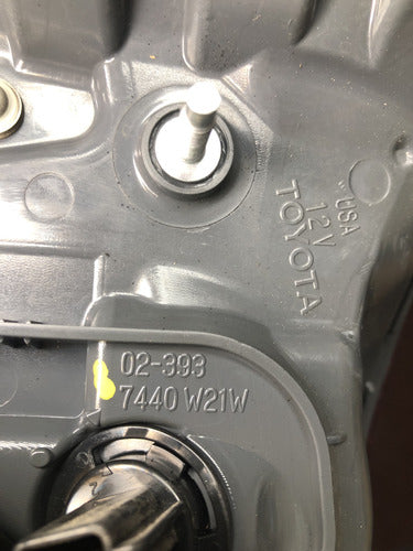 Calavera Par Toyota Corolla 17-19 7440 W21w Ambos Lados Rojo