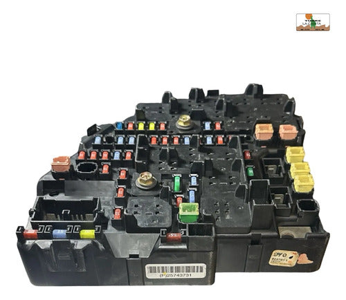 Caja De Fusibles Cadillac Cts 3.2l 2003 25743731