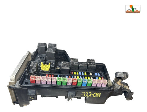 Caja De Fusibles Dodge Ram 1500 4.7l 02-05