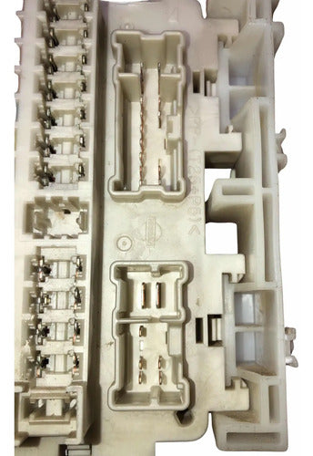 Caja De Fusibles Nissan Sentra 2.0l 07-12 7158-6601