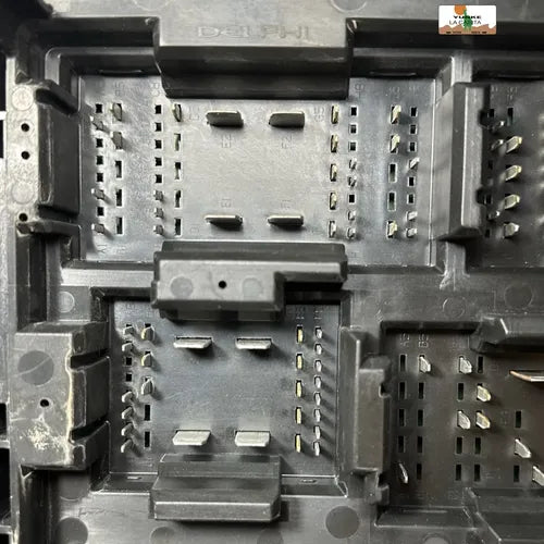 Caja De Fusibles Chevrolet Tahoe 5.3l 10-14 22798217