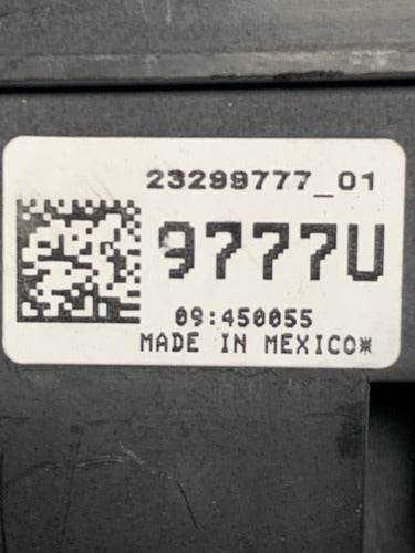 Caja De Fusibles Cadillac Xts 03-06 23299777