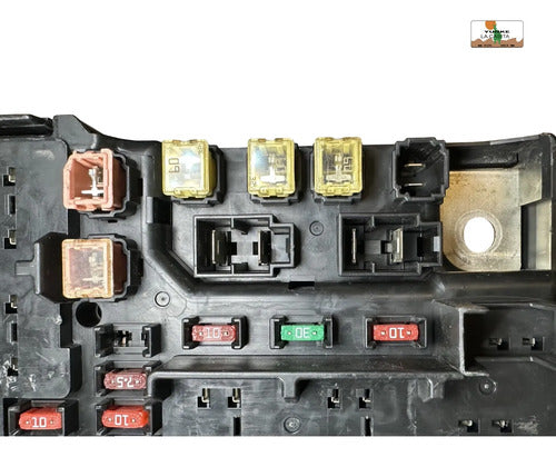 Caja De Fusibles Cadillac Cts 3.2l 2003 25743731