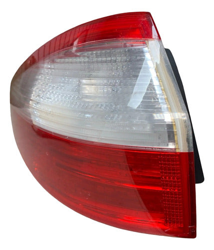 Calavera Lh Ford Fiesta 14-19 D266-13405-bc Izquierdo/conductor Rojo