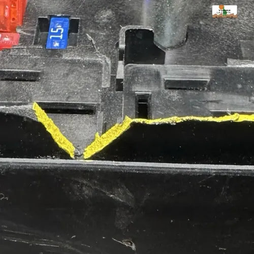 Caja De Fusibles Chevrolet Sonic 1.8l 12-16 95315648