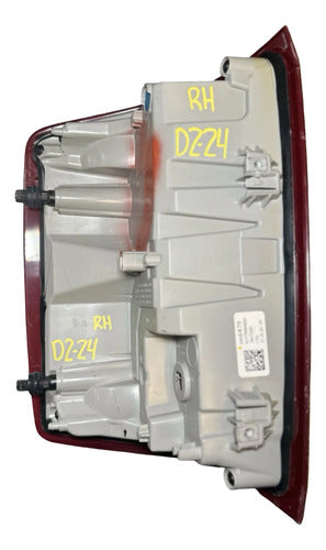 Calavera Rh Chevrolet Silverado 1500 2016-2018 84066479 Derecho/pasajero Rojo