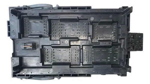 Caja De Fusibles Gmc Yukon 2010-2014 6.2l Aut