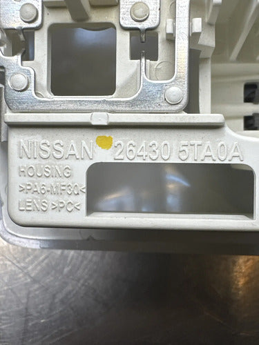 Luz De Cortesia Delantera Nissan Versa 2020-2025