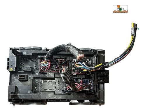 Caja De Fusibles Chevrolet Tahoe 5.3l 10-14 22798217
