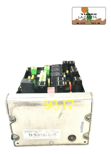 Caja De Fusibles Chrysler Town & Country 03-07 P05144506af